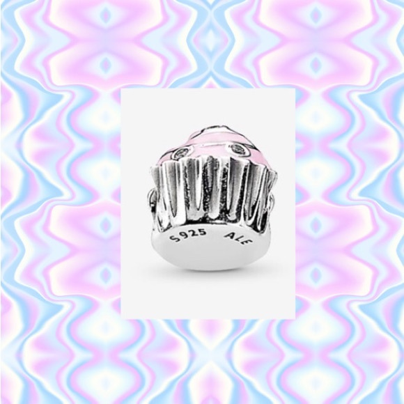 Pandora Sweet Cupcake Charm - Picture 2 of 2